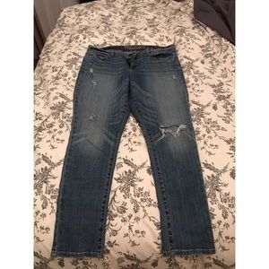 Skinny distressed jeans